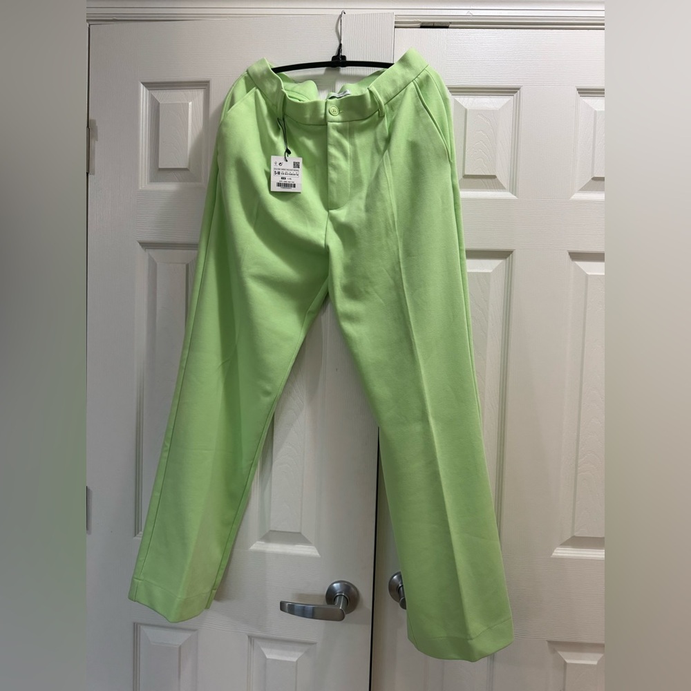 ☘️ Zara Relaxed Neon Trousers